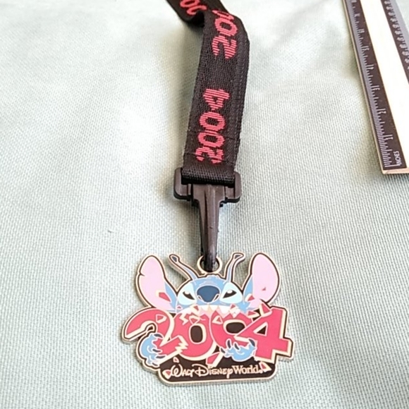DISNEY 2004 STITCH LANYARD - Picture 5 of 5